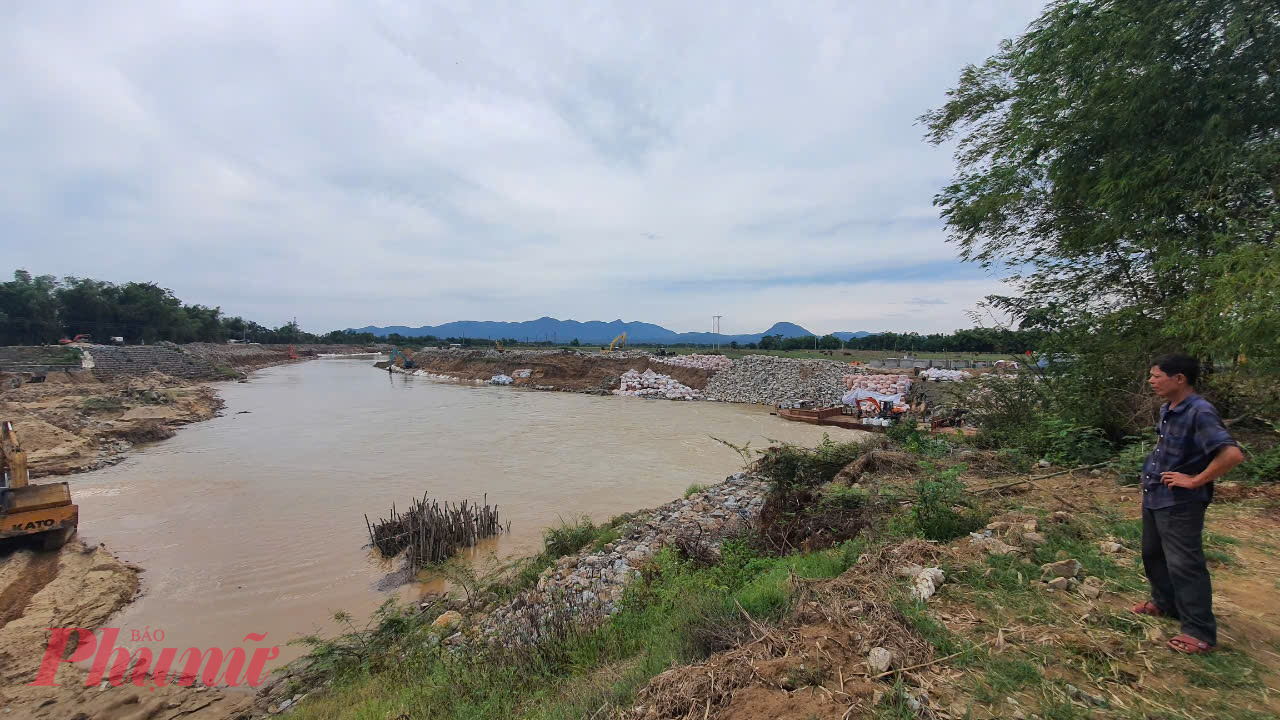 Trước những vụ việc trên, chính quyền xã Đại An cho biết đang chuẩn bị làm công văn để trình lên cấp huyện, tỉnh và  Ban Nông nghiệp nhằm có biện pháp khắc phục ở khu vực sạt lở mới. Đồng thời, đôn đốc chủ đầu tư đẩy nhanh tiến độ thi công kè bờ sông để hạn chế thiệt hại khi mùa mưa bão đã đến.