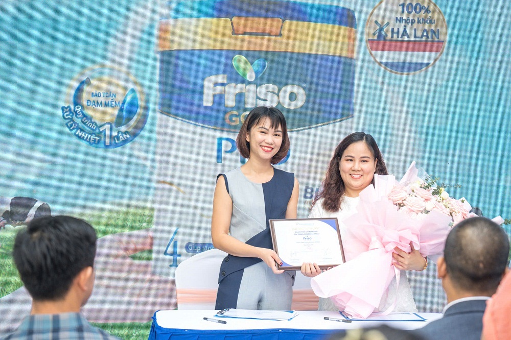 Lễ ký kết hợp tác chiến lược toàn diện giữa Friso và KhangBaby - Ảnh: FCV