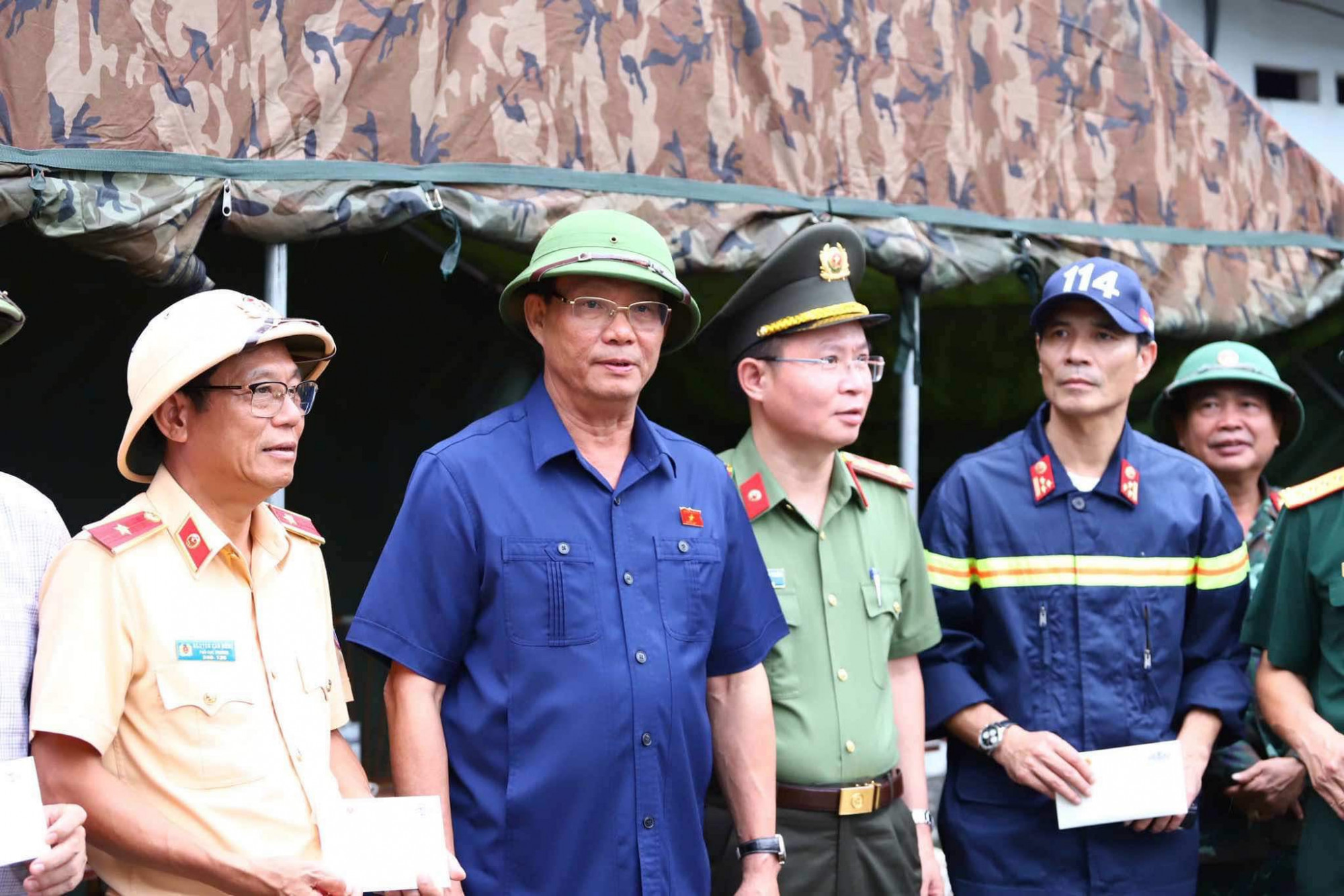 Phó chủ tịch Quốc Hội Trần Quang Phương trực tiếp xuống chỉ đạo công tác cứu hộ, cứu nạn ạ