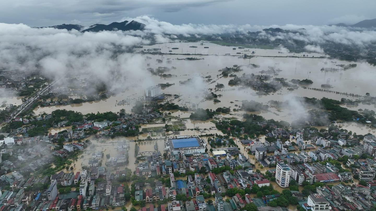 Đợt mưa lũ đang gây nhiều thiệt hại cho các địa phương - Ảnh: T.H