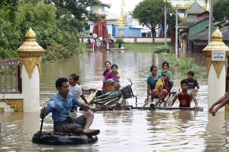 Đài truyền hình nhà nước Myanmar xác nhận có 226 người tử vong vào cuối ngày 16 tháng 9, với 77 người vẫn mất tích, tăng gấp đôi số người chết trước đó là 113. ẢNH: EPA-EFE