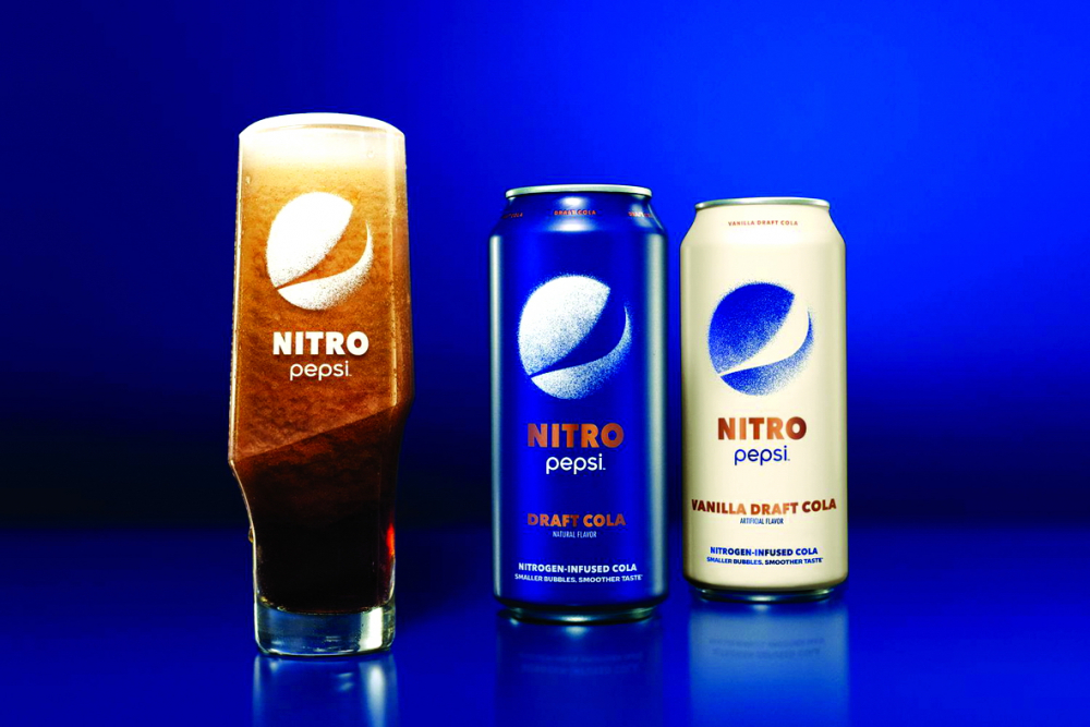 Nitro Pepsi gồm 2 hương vị: cola truyền thống và vani  - Nguồn ảnh: Pepsi