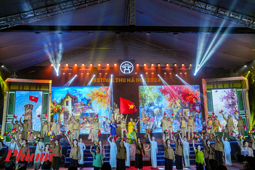 Festival Thu Hà Nội năm 2024 là một trong những hoạt động của Thành phố hướng tới kỷ niệm 70 năm Ngày Giải phóng Thủ đô (10/10/1954 – 10/10/2024). Sự kiện không chỉ quảng bá hình ảnh du lịch Hà Nội trong thời điểm đẹp nhất của tiết trời, mà còn muốn truyền tải câu chuyện về Thủ đô qua những trang sử vàng chói lọi của dân tộc.