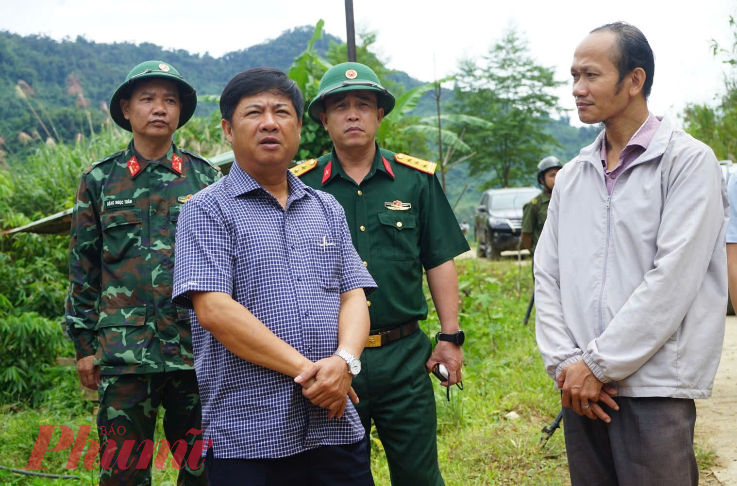 Bí thư Quảng Nam Lương Nguyễn Minh Triết thị sát điểm sạt lở tại làng Tăk Chay