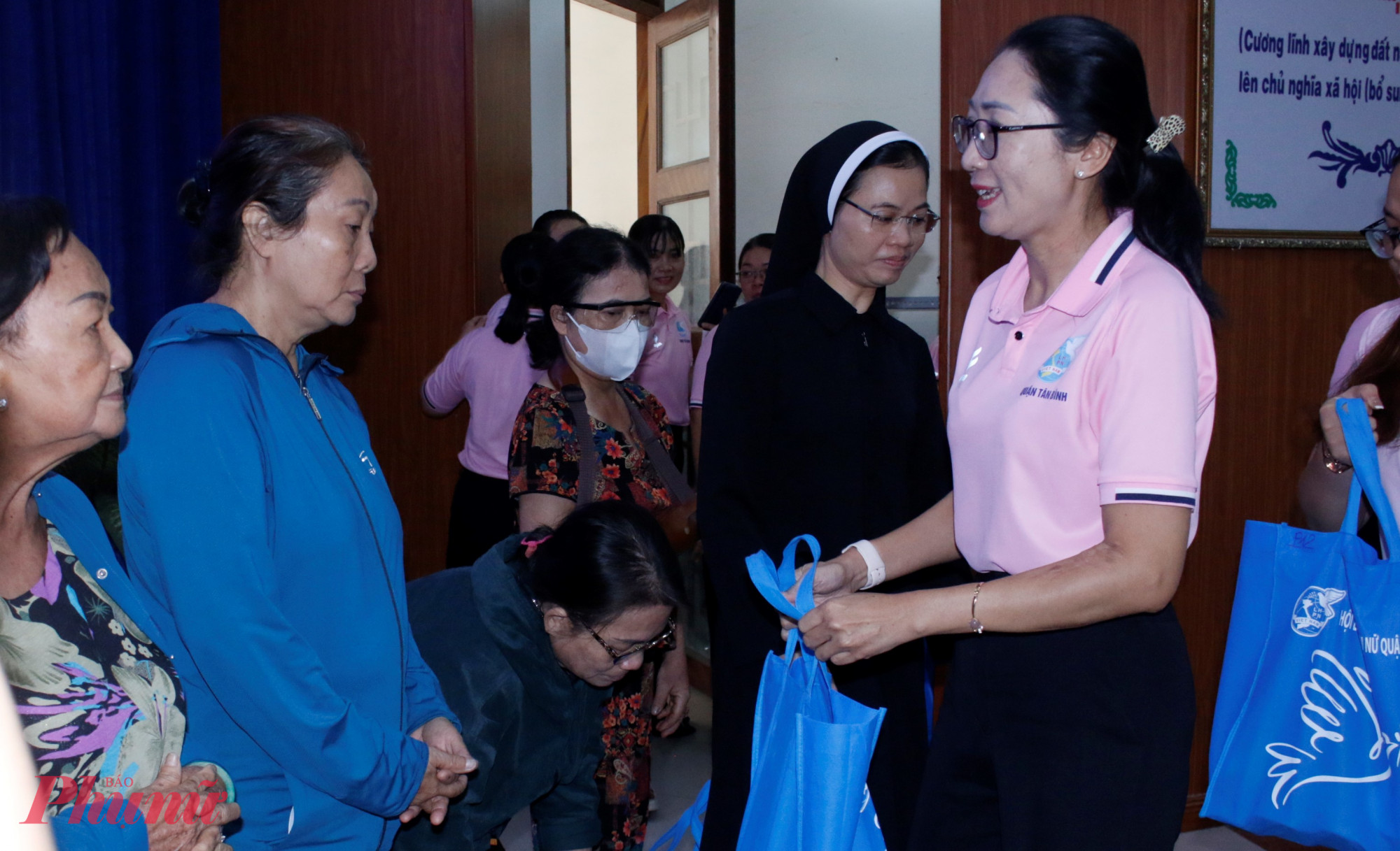 Bà Đỗ Thị Ngọc Lan - Chủ tịch Hội LHPN quận Tân Bình - cho biết: “Ngày hội Nữ tu làm công tác xã hội từ thiện” năm 2024 nhằm góp phần thắt chặt tình đoàn kết, gắn bó giữa hội viên phụ nữ là tín đồ các tôn giáo, đặc biệt các nữ tu trong các tôn giáo trên địa bàn quận, phát huy truyền thống yêu nước, thực hiện tốt việc hành đạo theo phương châm “Tốt đời, đẹp đạo” cũng như phát huy truyền thống tốt đẹp của người phụ nữ Việt Nam trong giữ gìn và phát huy bản sắc, tinh hoa văn hóa của các dân tộc, tôn giáo góp phần xây dựng nền văn hóa Việt Nam tiên tiến đậm đà bản sắc dân tộc.