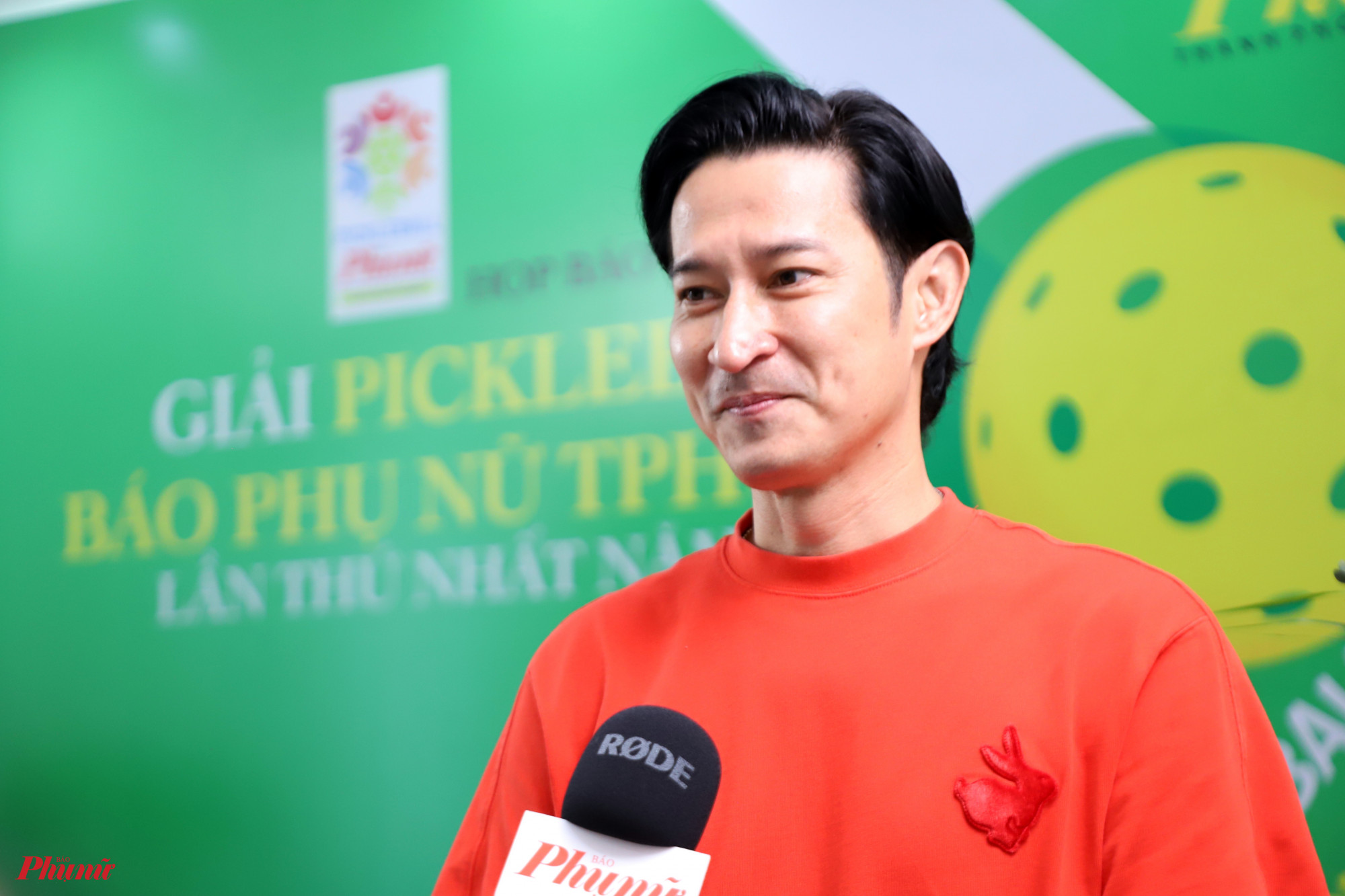 Diễn viên Huy Khánh có mặt tại họp báo khởi động Giải Pickleball Báo Phụ nữ TPHCM lần thứ nhất năm 2024 do Báo Phụ nữ TPHCM tổ chức