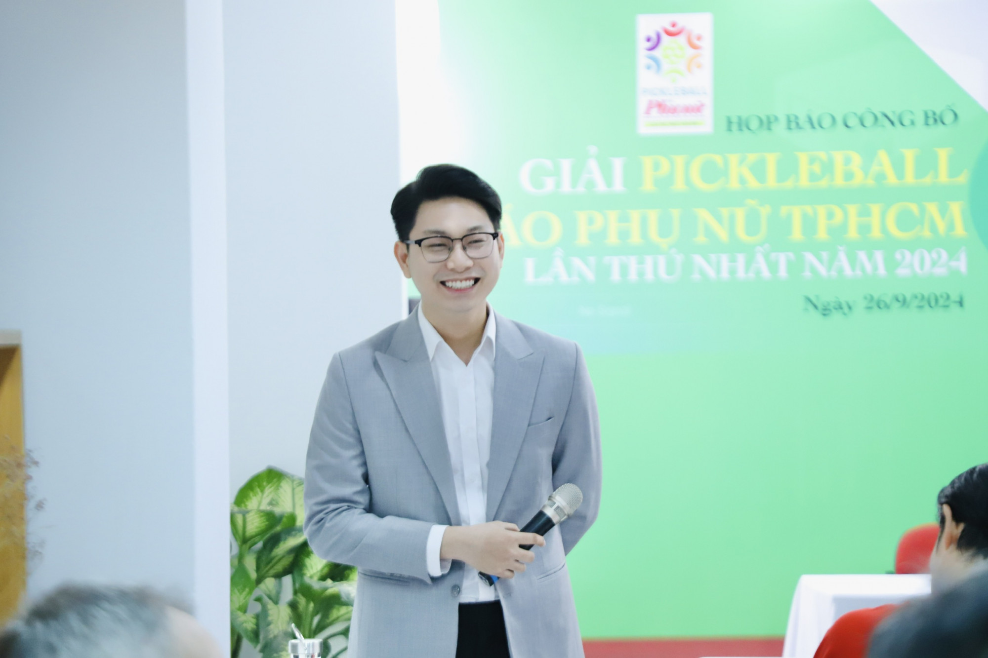 MC Trọng Hiền tại buổi họp báo