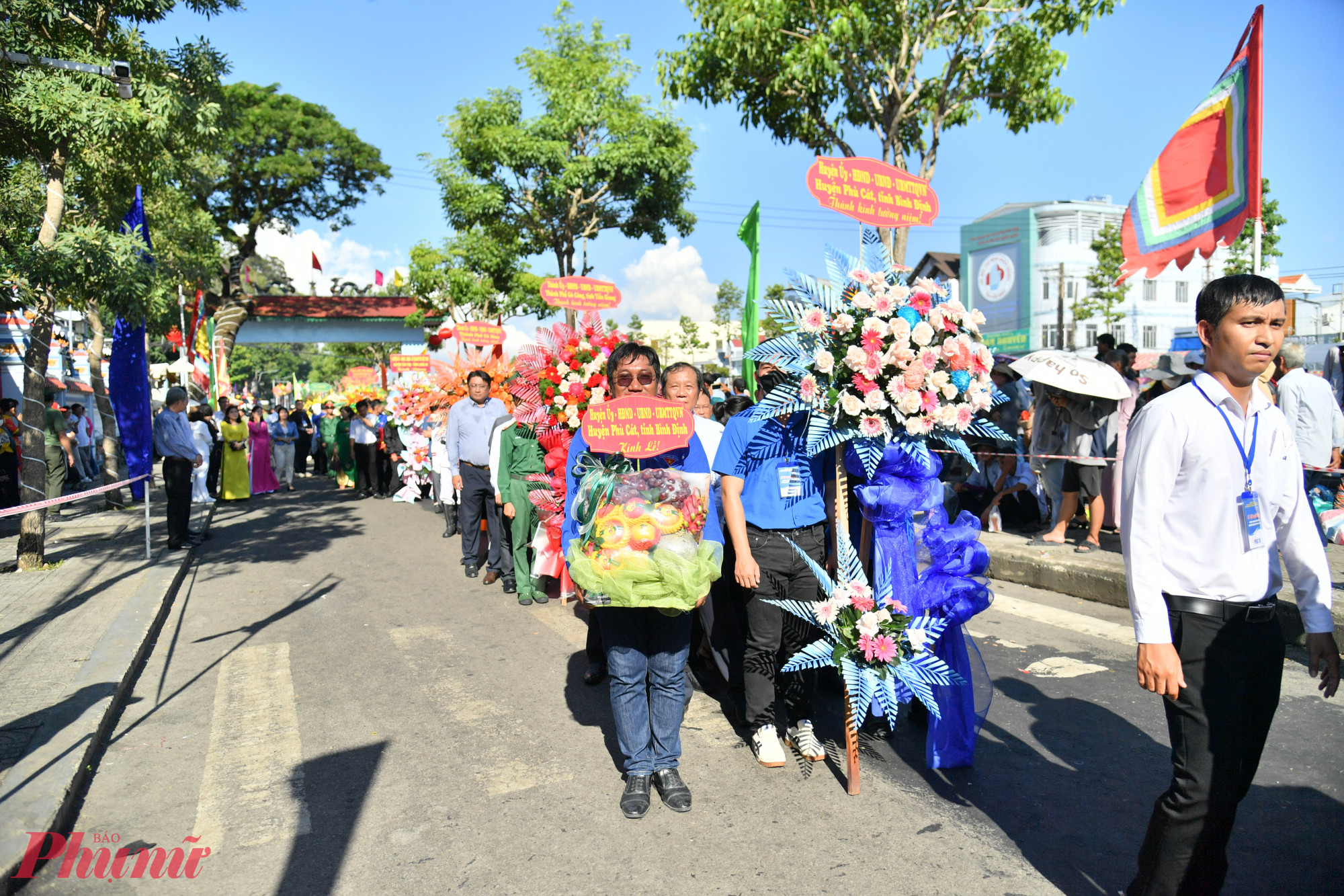 Hàng năm, lễ giỗ đình thần Nguyễn Trung Trực thu hút hàng trăm lượt người từ các địa phương về TP Rạch Giá để dự lễ - Ảnh: Phú Hữu