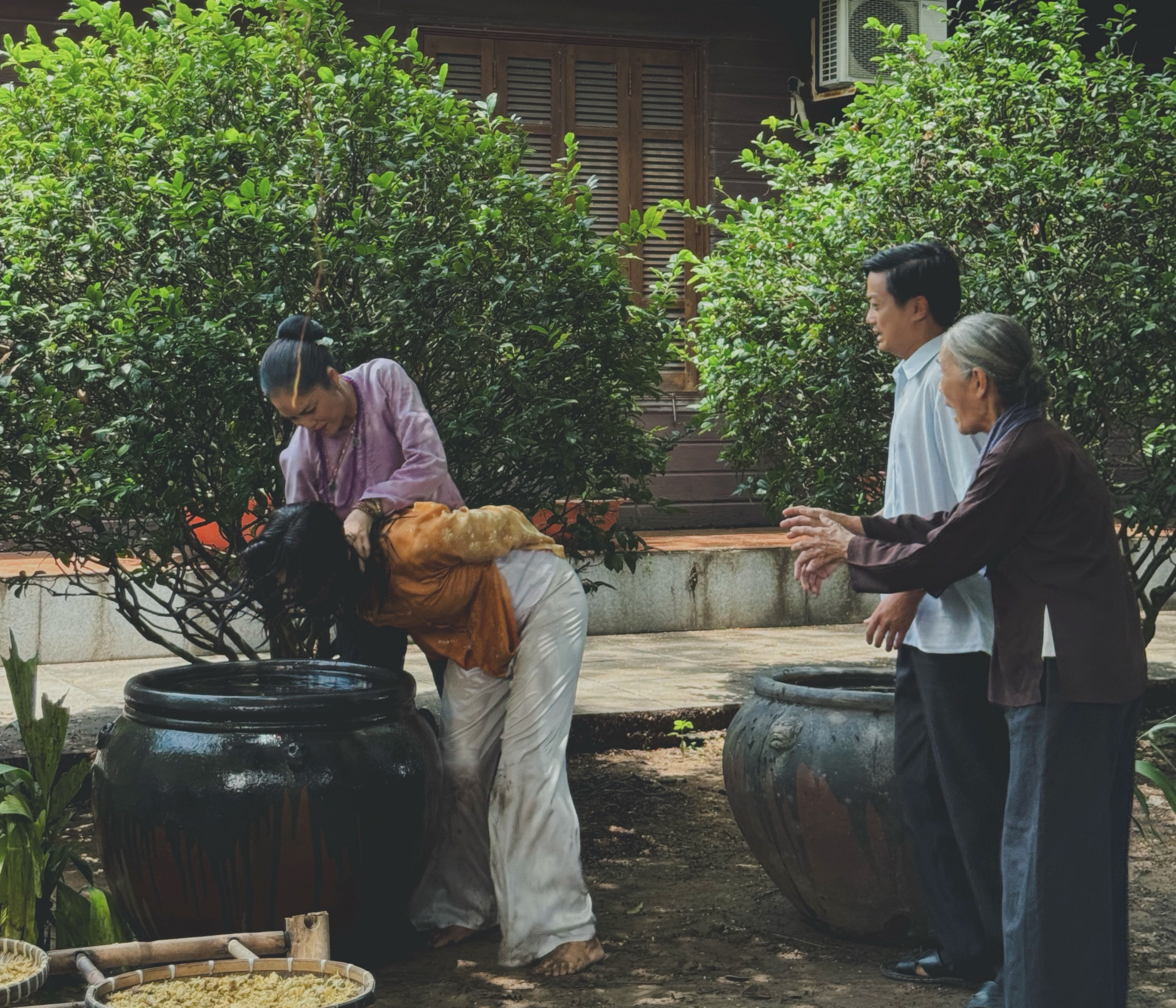 Cảnh mẹ chồng hành hạ nàng dâu trên phim