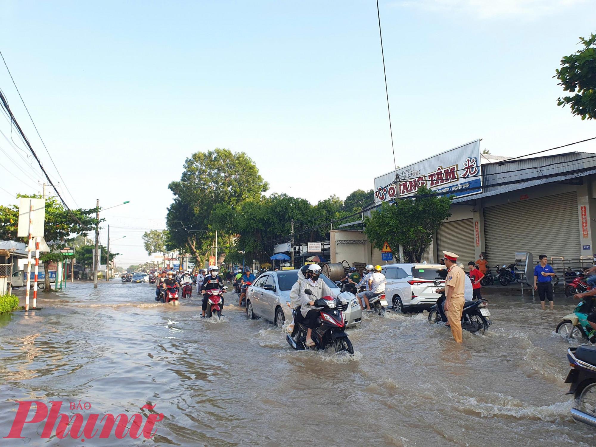 Một số tuyến đường nội ô của quận Bình Thủy, TP Cần Thơ bị ngập