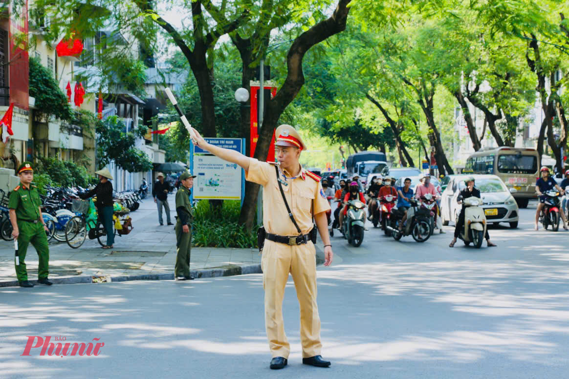 Theo đó, Phòng Cảnh sát Giao thông yêu cầu các đội địa bàn làm tốt công tác nắm tình hình, tăng cường công tác tuyên truyền pháp luật, tuần tra, kiểm soát, xử lý nghiêm các hành vi vi phạm trật tự an toàn giao thông với tinh thần thượng tôn pháp luật, xử lý quyết liệt, kiên trì, không có vùng cấm, không có ngoại lệ. Qua đó, góp phần tạo nên thành công chung của chương trình Ngày hội Văn hóa vì hòa bình.