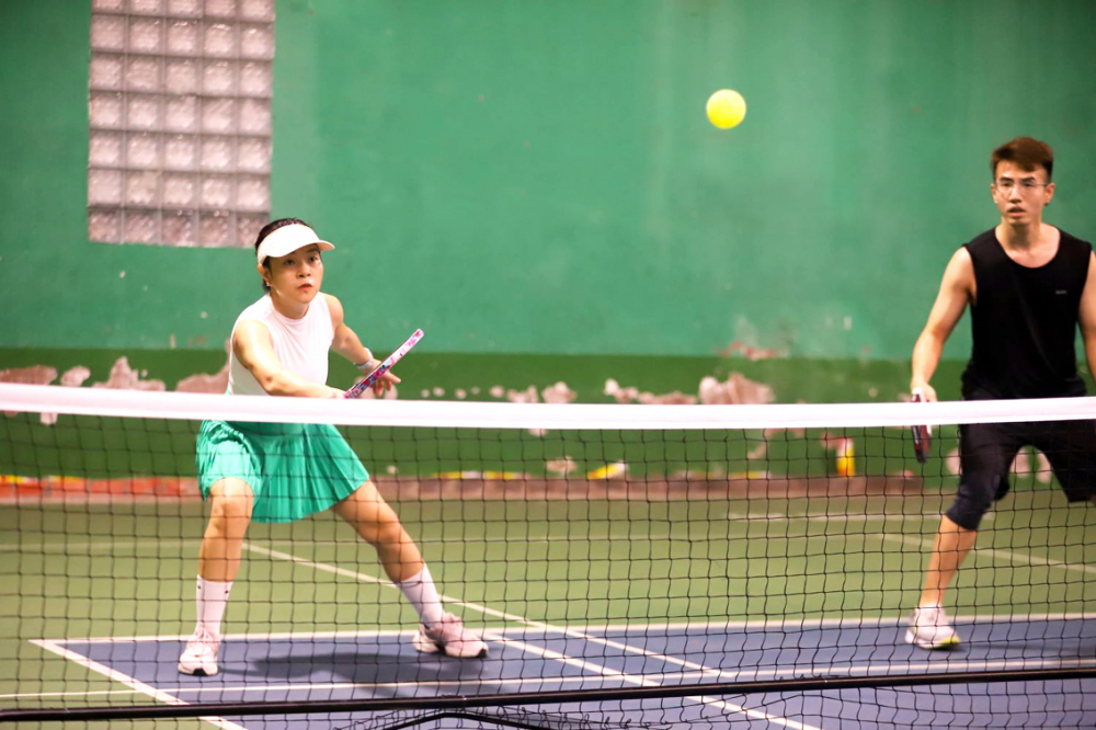 Pickleball hiện là sân chơi mới, có sức hút đặc biệt đối với phái đẹp - ẢNH: PHÙNG HUY