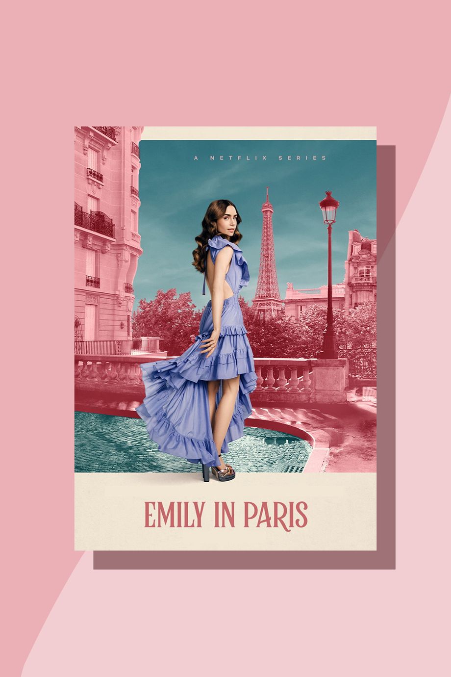 Emily in Paris là series phim truyền hình hài hước lãng mạn thu hút sự quan tâm của khán giả trên khắp thế giới - Ảnh: Bed Threads