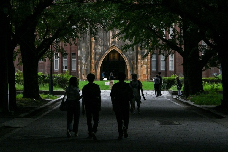 Chỉ có 1 trong 10 nhà nghiên cứu tại Đại học Tokyo danh tiếng là nữ - Ảnh: AFP