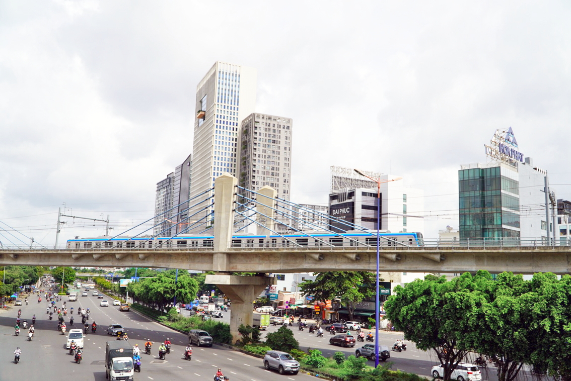 Tuyến metro Bến Thành - Suối Tiên của TPHCM được đầu tư từ vốn vay ODA.  TPHCM sẽ có cơ chế phát hành trái phiếu đường sắt đô thị để huy động sức đóng góp của người dân, trong đó có nguồn kiều hối từ kiều bào - ẢNH: VŨ QUYỀN