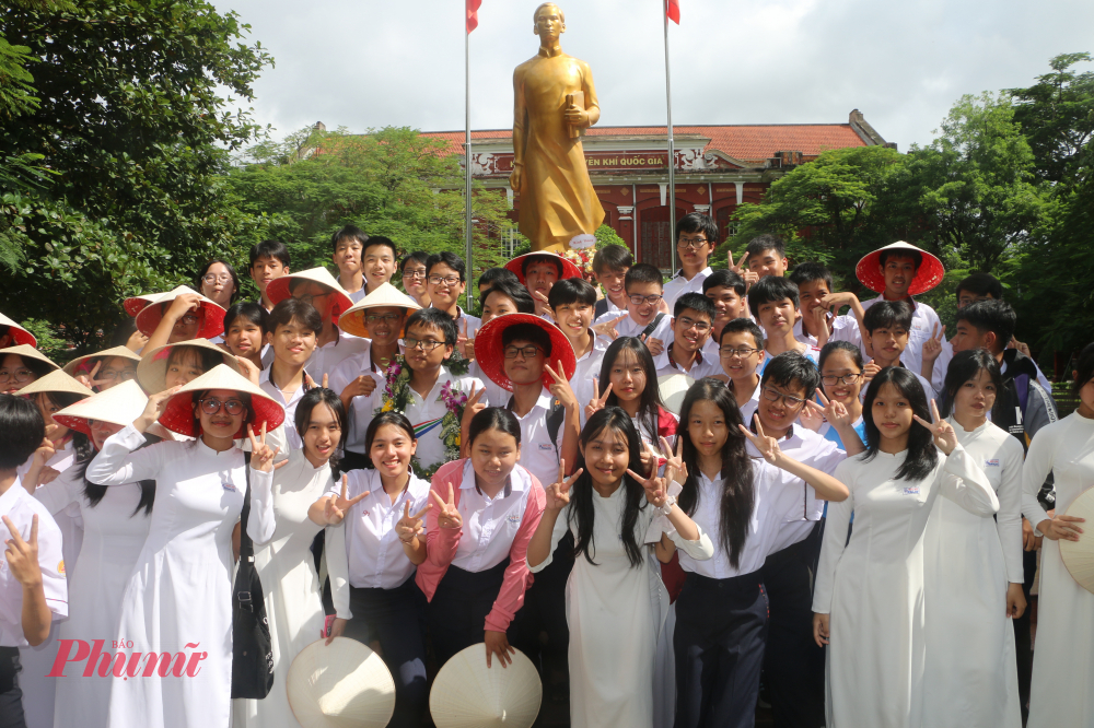 Phú Đức cho biết, Em có ước mơ trở thành một lập trình viên để tạo ra nhiều ứng dụng, nhiều hạ tầng giúp nâng cao đời sống của mọi người và góp phần xây dựng quê hương như bố mẹ em đã và đang làm.