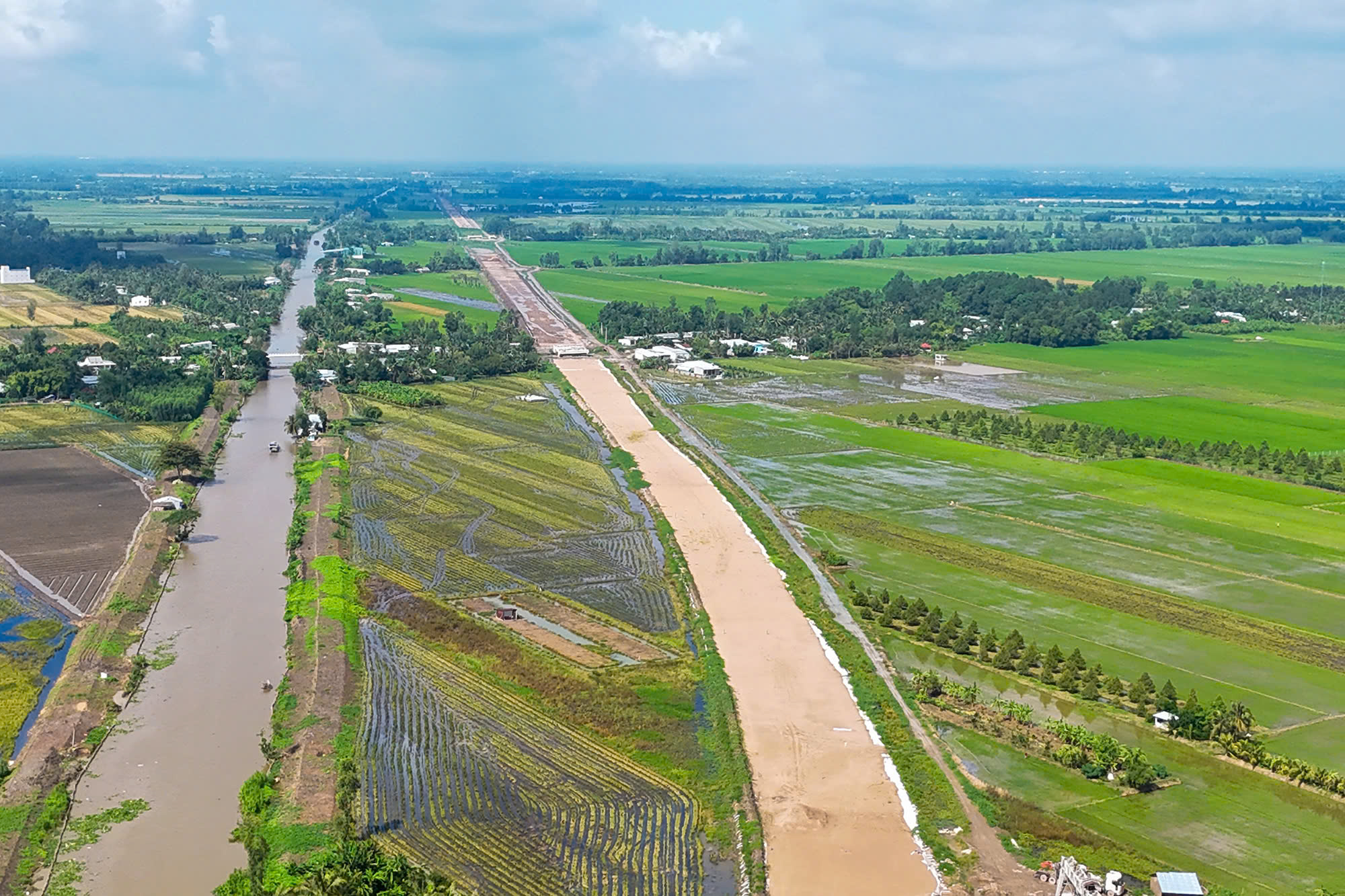 Cao tốc Cần Thơ - Cà Mau nơi một người tủ vong vì tai nạn lao động - Ảnh Anh Châu