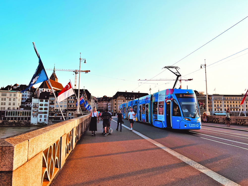 Hoàng hôn xuống trên Mittlere Brücke