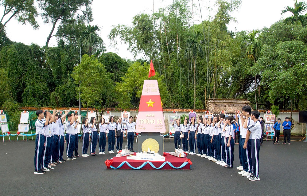 Đông đảo học sinh tham gia