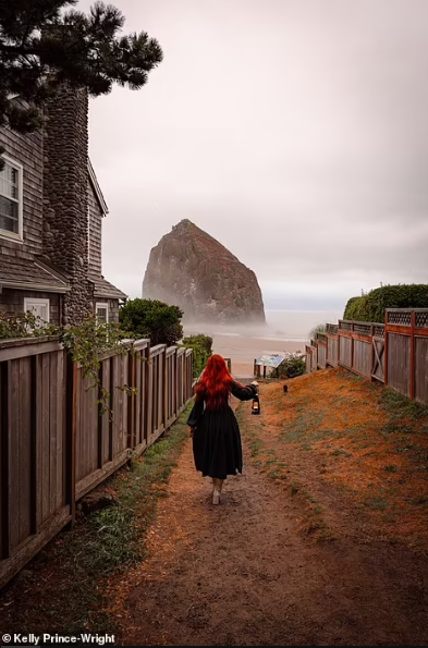 Cannon Beach, Oregon, Mỹ. Phong cảnh ở đây thật tuyệt đẹp. Cannon Beach đón bình minh ấn tượng và hoàng hôn rất huyền bí.