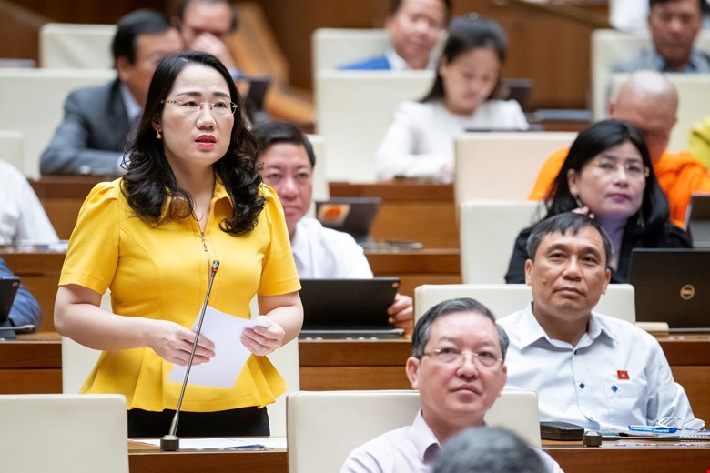 ĐBQH Nguyễn Thị Thủy chỉ ra hàng loạt dấu hiệu bất thường trong giá bất động sản hiện nay