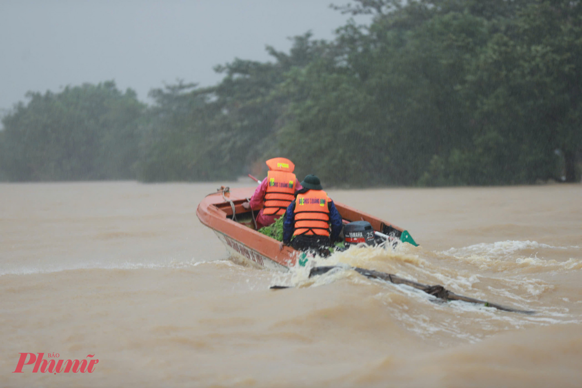 Nhiều vùng hạ du sông Kiên Giang còn ngập sâu