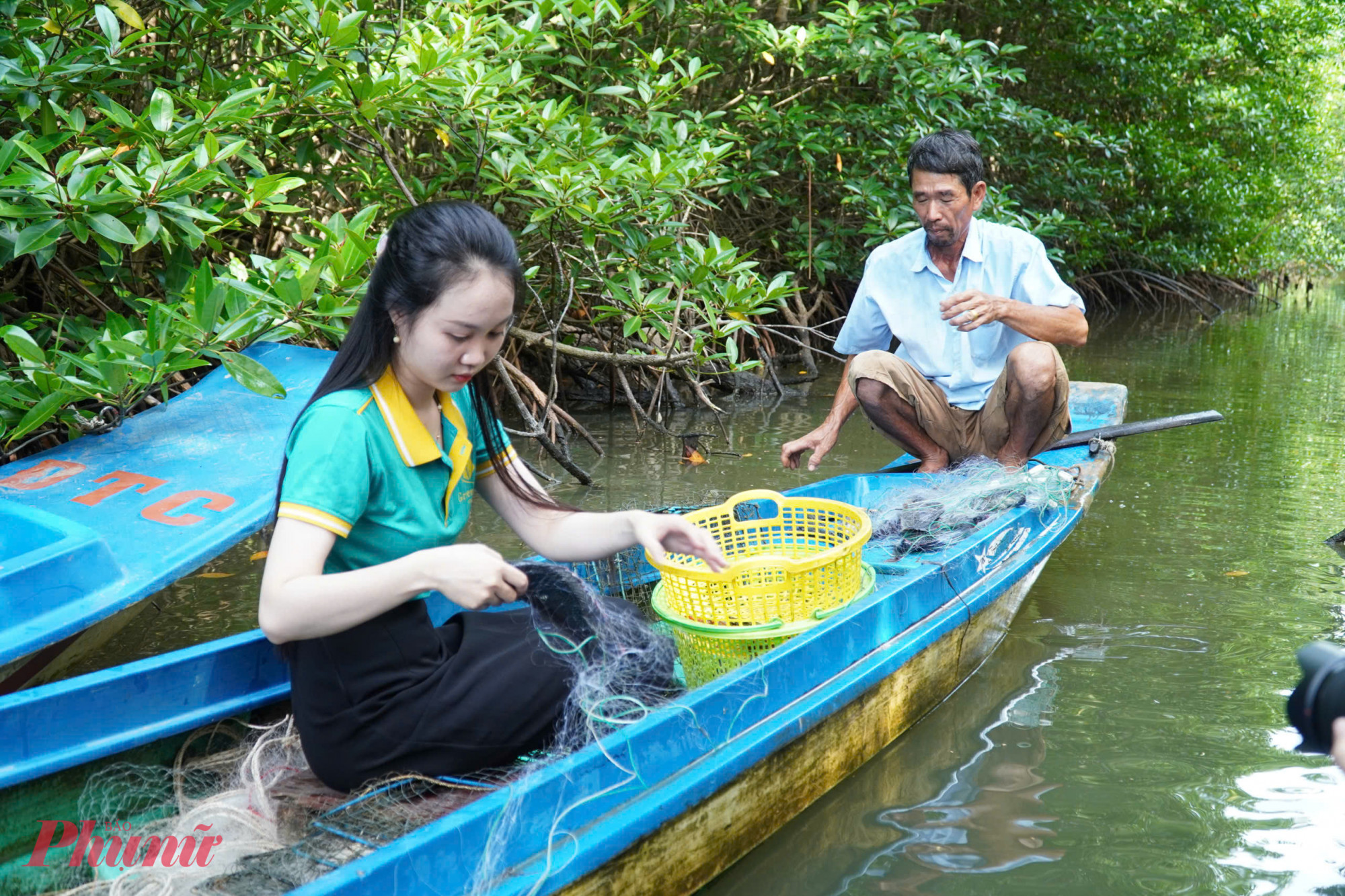 Để quảng bá vùng đất quan trọng này, cũng như đa dạng hóa các sản phẩm du lịch của địa phương từ đầu năm 2019, dịch vụ phục vụ tham quan tuyến xuyên rừng Vườn Quốc gia Mũi Cà Mau được đưa vào thí điểm hoạt động.