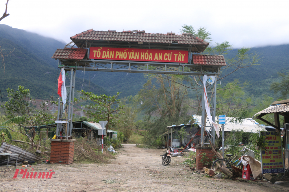 Trước đó, vào năm 2021, tuyến đường này cũng xảy ra tình trạng xuống cấp, hư hỏng nặng nề. Sau đó, đơn vị quản lý đã đầu tư cải tạo, sửa chữa để đảm bảo an toàn giao thông. Đến thời điểm này, tuyến đường tây đầm Lập An lại tiếp tục sạt lở. Theo chính quyền thị trấn Lăng Cô, hiện tuyến đường tây đầm Lập An đang được Ban quản lý Khu kinh tế công nghiệp tỉnh Thừa Thiên - Huế quản lý, vận hành. Việc duy tu, bảo dưỡng, sửa chữa đều thuộc đơn vị này, thị trấn chỉ là đơn vị hưởng lợi. 