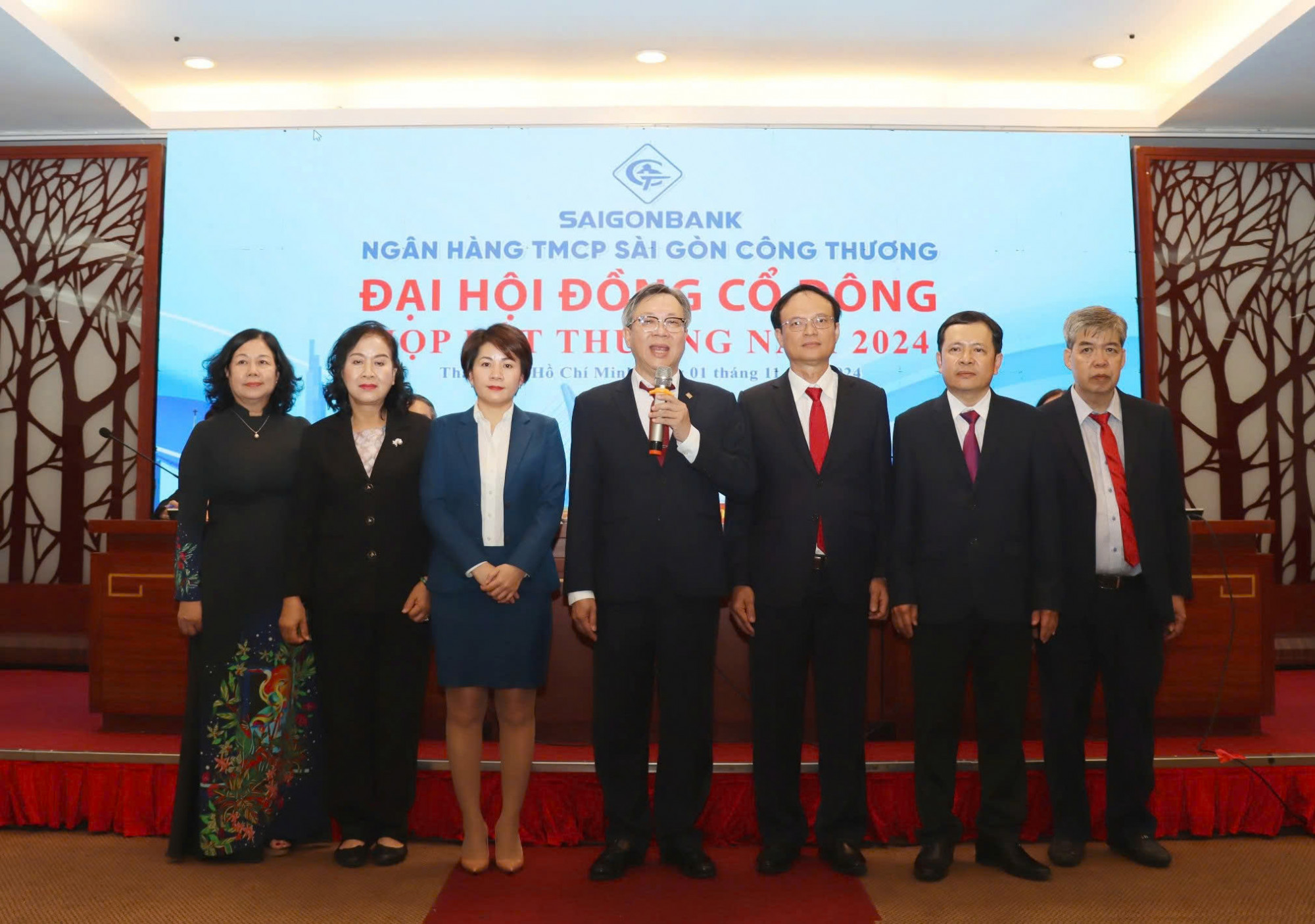 Các thành viên HĐQT nhiệm kỳ 2024 - 2029 ra mắt Đại hội