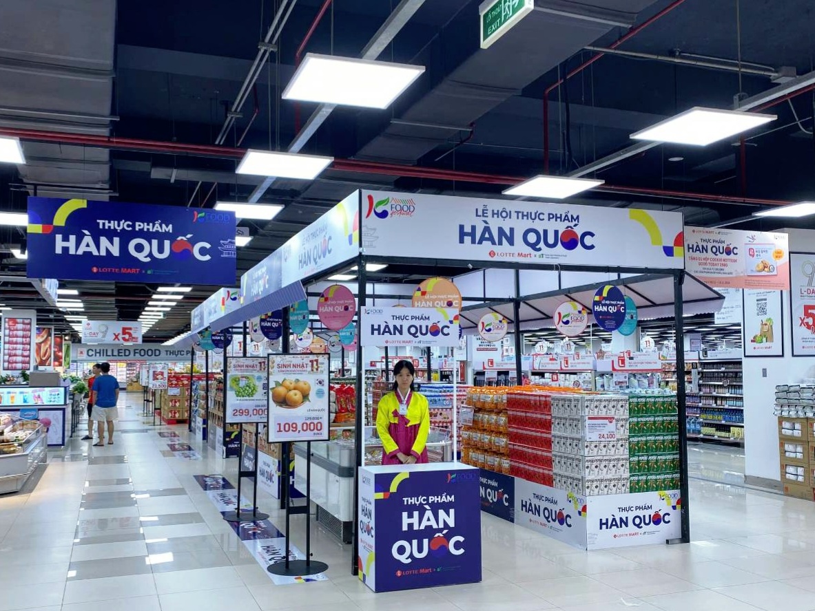 LOTTE Mart phối hợp cùng aT triển khai chương trình giảm giá đặc biệt dành cho nhiều sản phẩm Hàn Quốc nhập khẩu chất lượng cao - Ảnh: LOTTE Mart