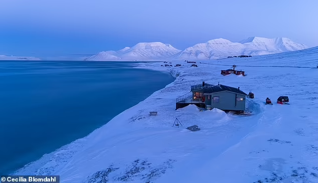 Đây là cabin của Cecilia, nằm cách Longyearbyen một đoạn lái xe ngắn. Cô cho biết giá thuê nhà từ 15 triệu - 28 triệu đồng/tháng.