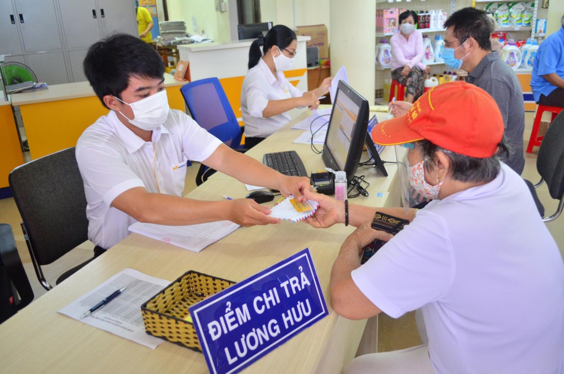 Nghị quyết của Quốc hội thống nhất chưa tăng lương hưu, lương khu vực công năm 2025