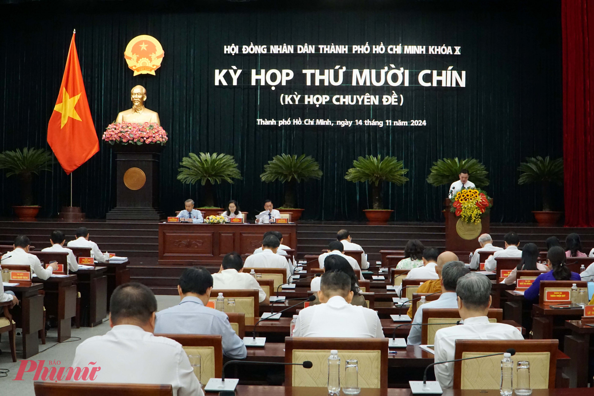 Toàn cảnh kỳ họp thứ 19 (kỳ họp chuyên đề) HĐND TPHCM khóa X nhiệm kỳ 2021 - 2026 - Ảnh: Vũ Quyền