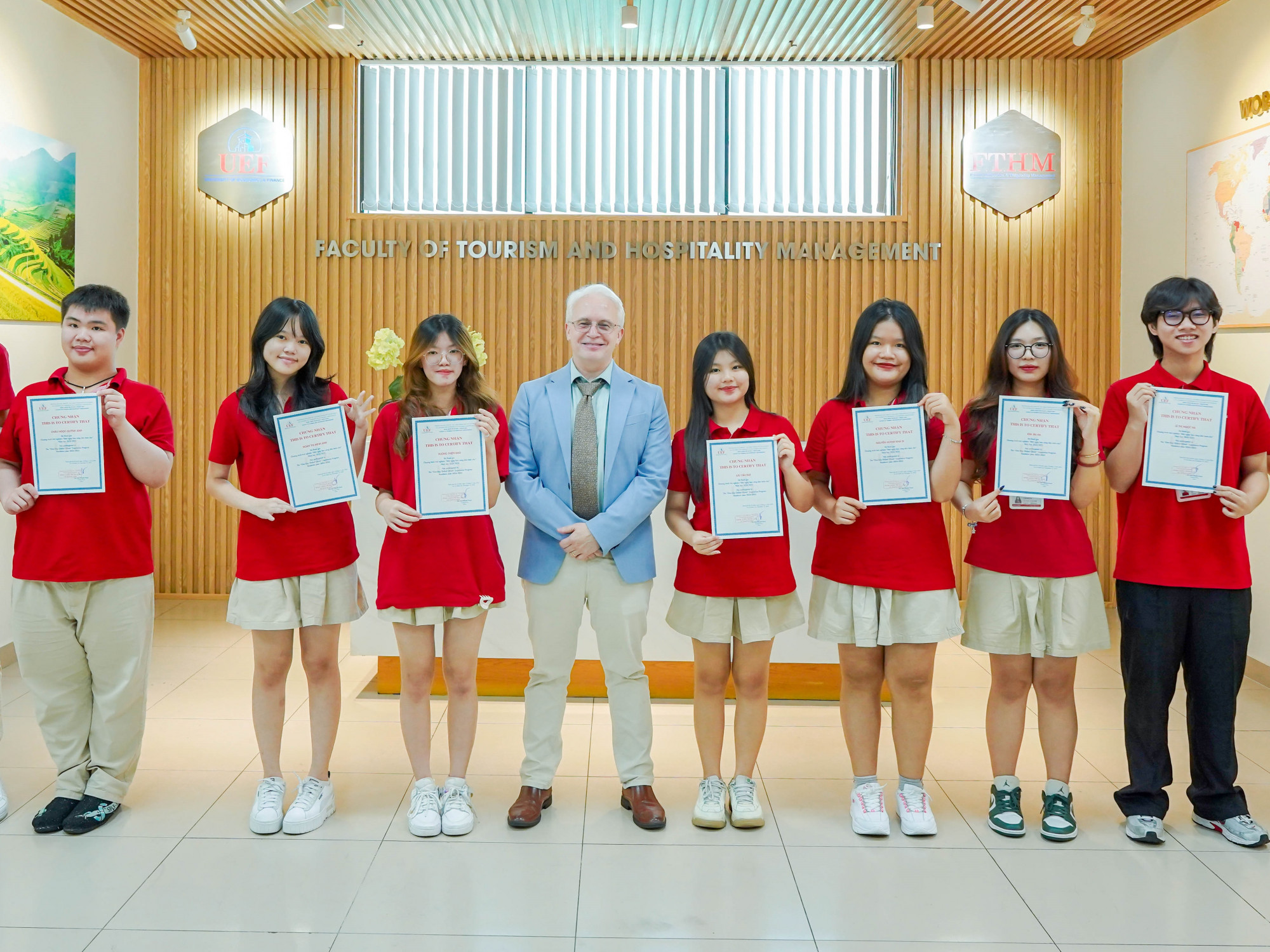 Royal School thường xuyên kết nối, tổ chức các hoạt động giao lưu, khám phá giúp học sinh phát triển năng lực giao tiếp, chia sẻ kiến thức chuyên sâu bằng song ngữ - Ảnh: Royal School