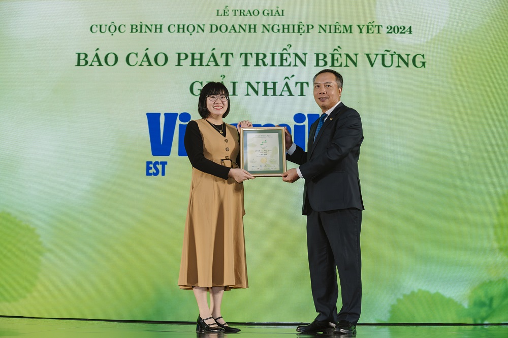 Vinamilk tiếp tục giành giải Nhất Báo cáo phát triển bền vững và kéo dài thành tích 12 năm liên tiếp nằm trong tốp 3 - Ảnh: Vinamilk