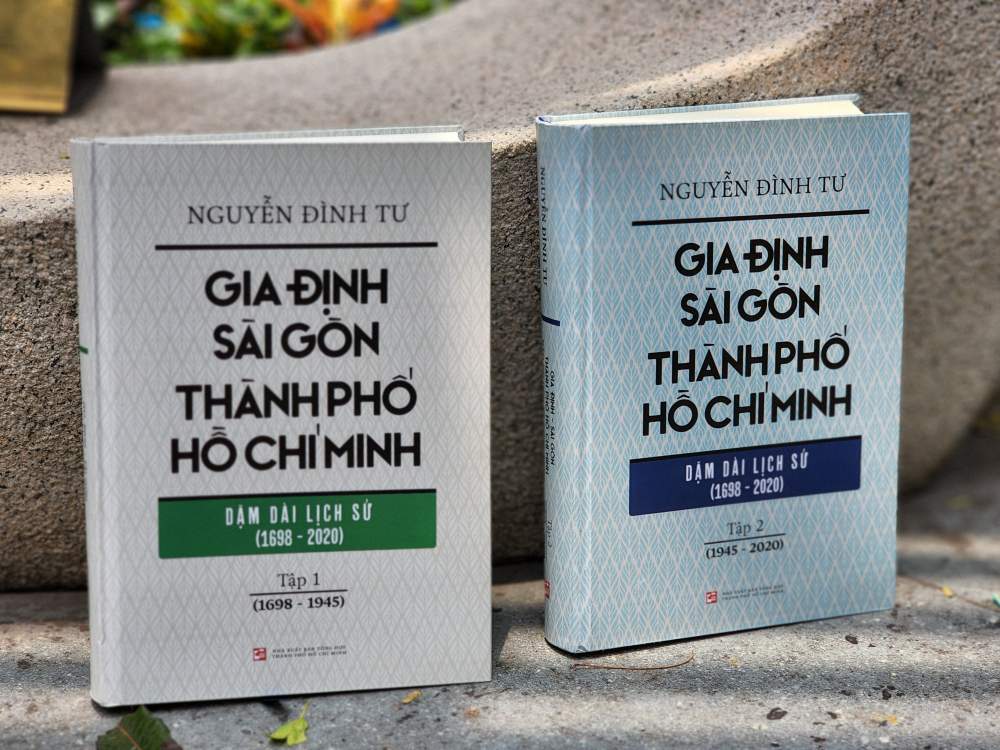 Bộ sách nặng 3,4kg với khối lượng thông tin rất lớn, trải dài nhiều thời kỳ