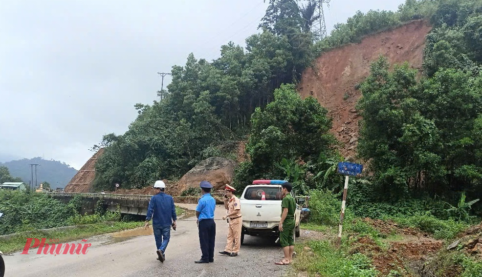 Các phương tiện còn lại lưu thông theo hướng từ Phước Sơn đi QL1A và ngược lại: Đi theo đường Hồ Chí Minh ↔ đường QL.14B (thị trấn Thành Mỹ) ↔ QL.1. Hướng từ QL1A đi Phước Sơn và ngược lại: Tại Km972+200 QL1A đi theo đường QL14E đến Km58+530/QL.14E ↔ đi đường Trường Sơn Đông (khoảng 48km) ↔ đường Hồ Chí Minh.