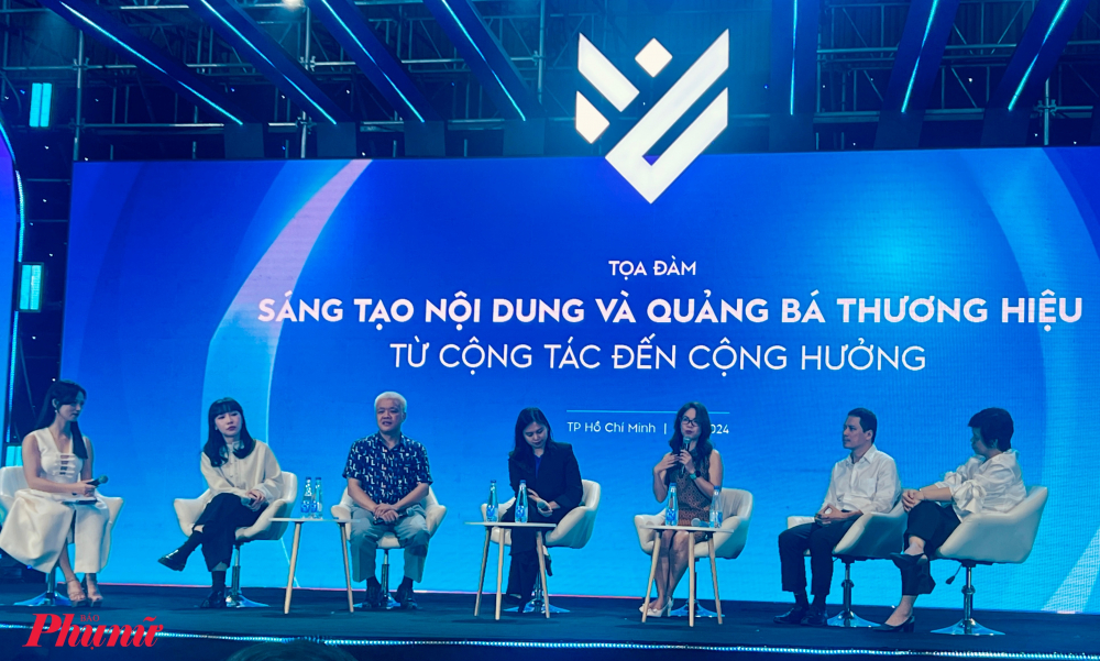 Các diễn giả chia sẻ tạo tọa đàm sáng tạo nội dung số chiều 30/11. Ảnh: Quốc Thái