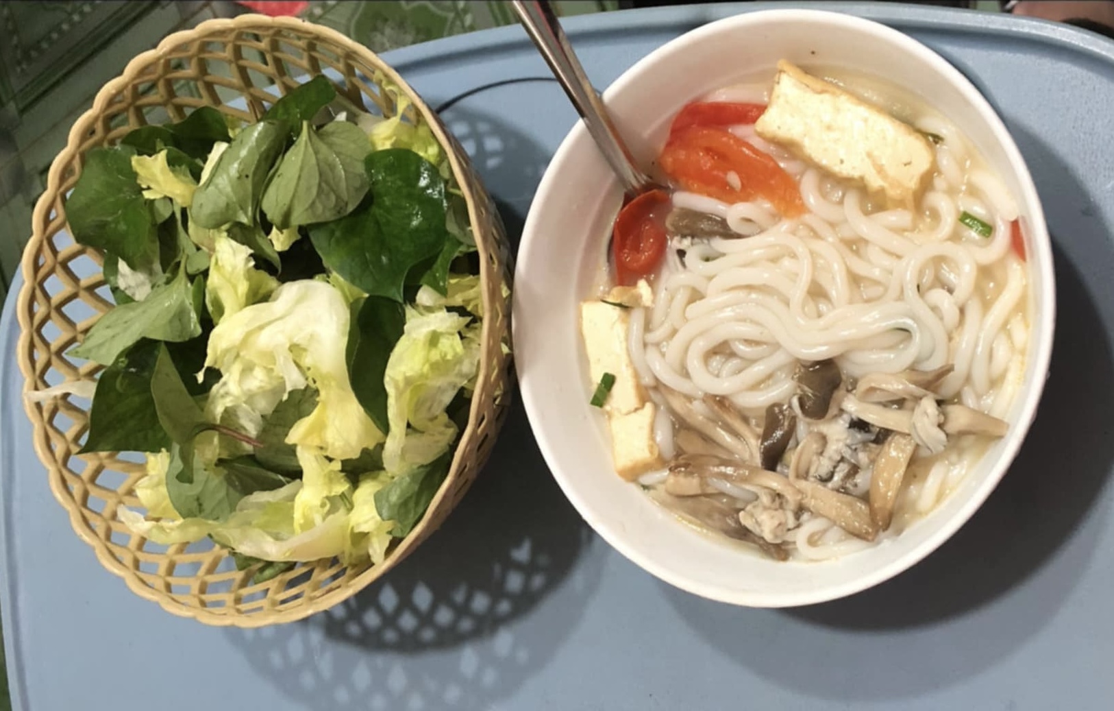 Tô bánh canh nấm mối chay