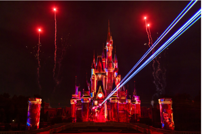 Lâu đài Lọ Lem tại Tokyo Disneyland - Ảnh: Disney