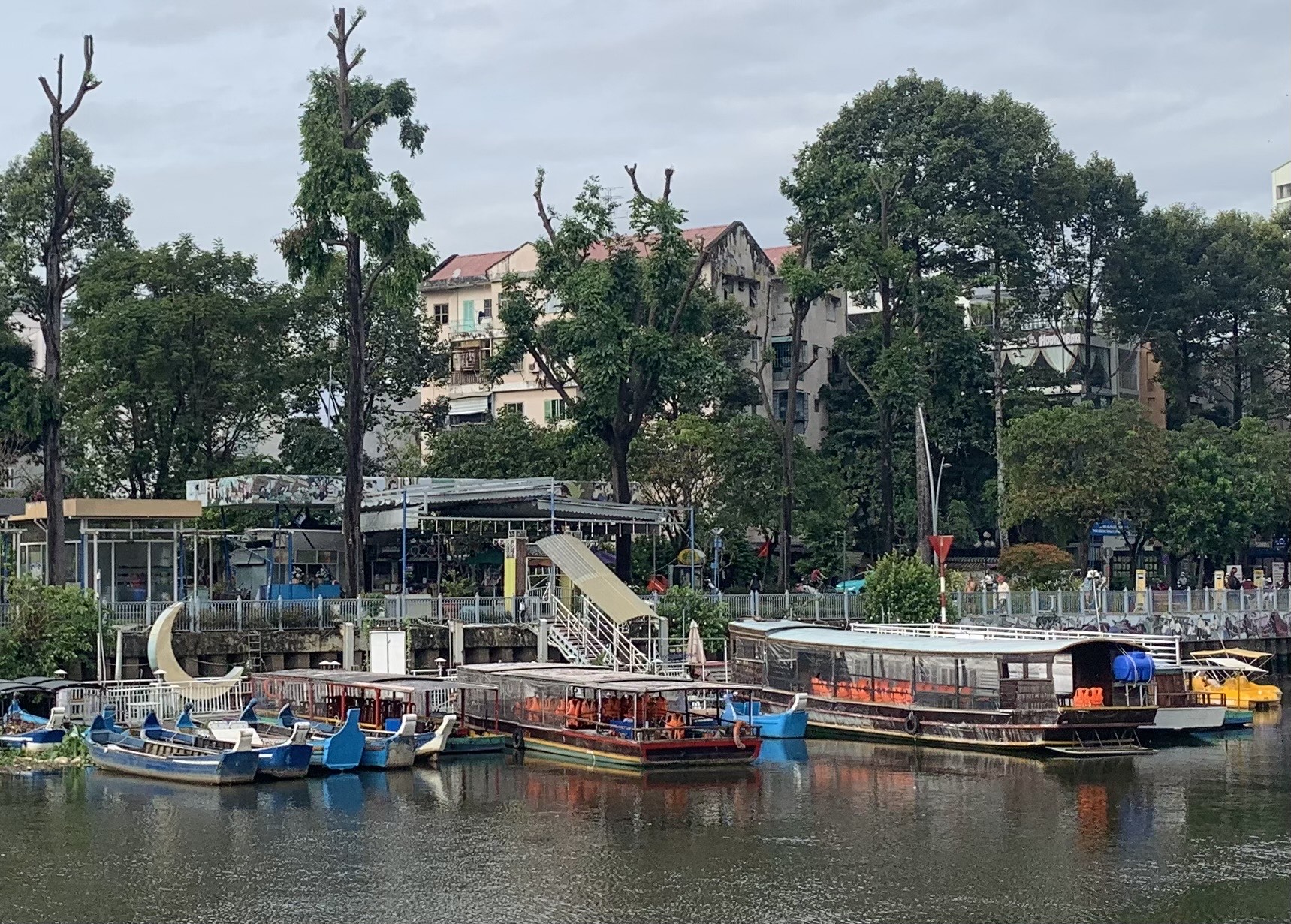 Bến thuyền du lịch trên kênh Nhiêu Lộc - Ảnh: Đồng Dao