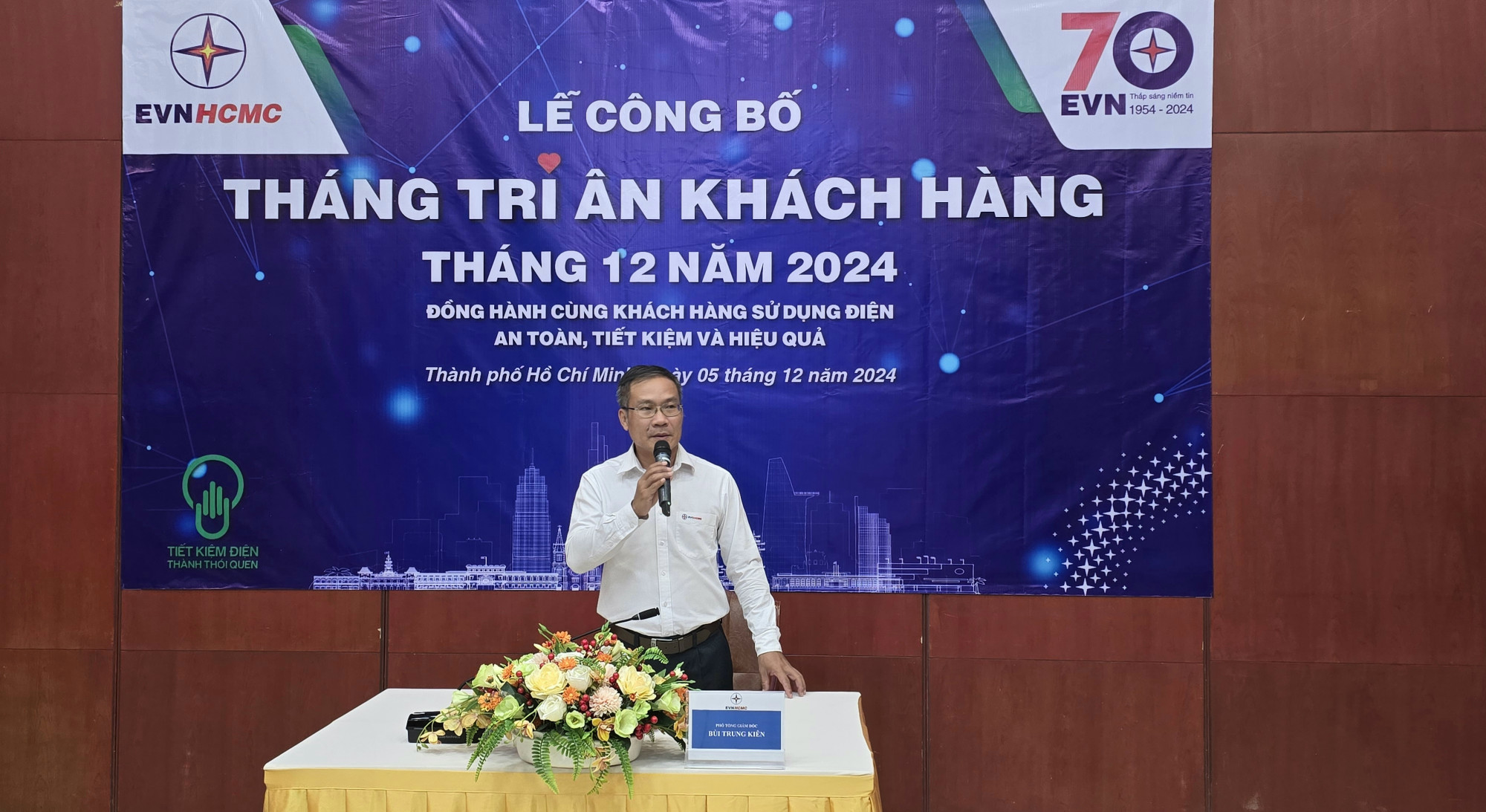 Ông Bùi Trung Kiên - Phó tổng giám đốc EVNHCMC - phát biểu tại Lễ công bố Tháng Tri ân khách hàng