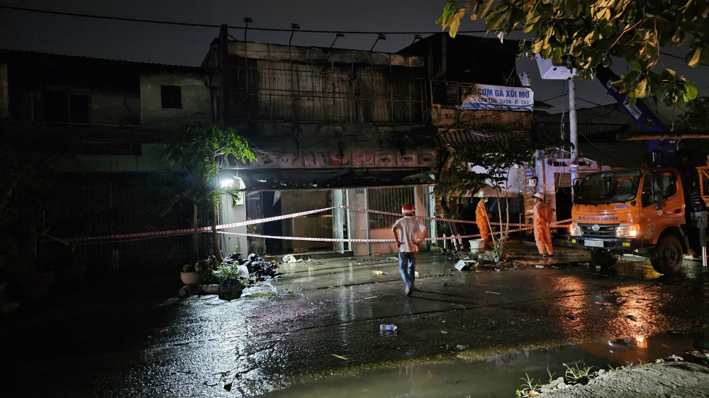 Lực lượng chức năng phong tỏa hiện trường.