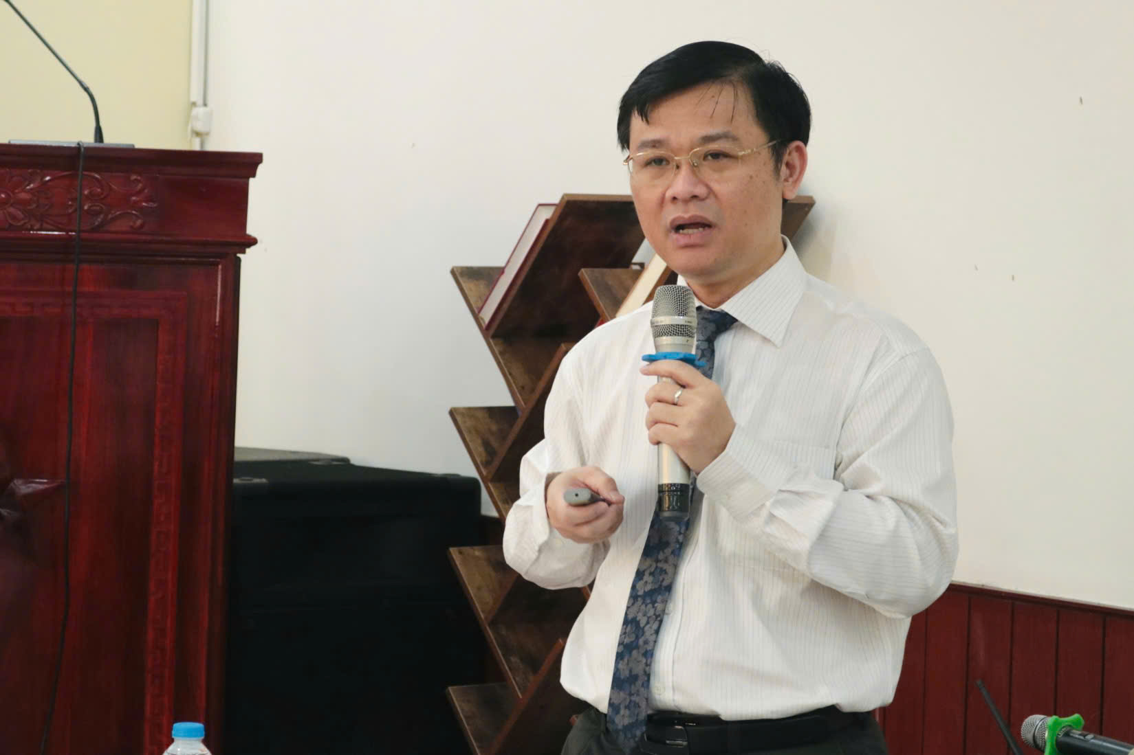 PGS.TS.BS Nguyễn Văn Tân - Trưởng Bộ môn Lão khoa, Khoa y, Trường Đại học Y Dược TPHCM - Ảnh: Nhã Chân