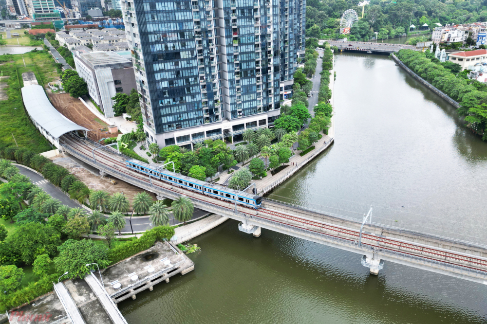 Người dân mong chờ tuyến metro đầu tiên của TPHCM nối khu trung tâm TPHCM với TP Thủ Đức