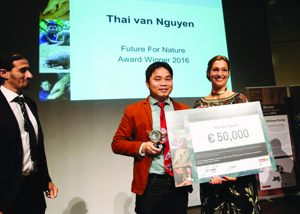 Năm 2016, anh được trao giải Future For Nature - giải thưởng từ Hà Lan dành cho các nhà lãnh đạo trẻ làm công tác bảo tồn động vật hoang dã