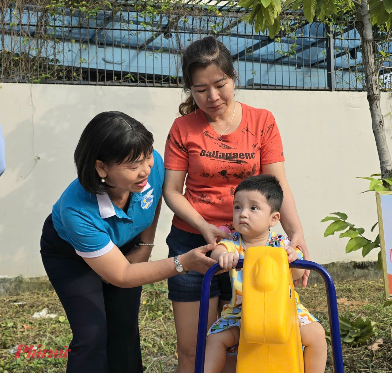 Người dân địa phương, đặc biệt là trẻ em cho biết cảm thấy phấn khởi khi công viên ngày càng được đầu tư thêm sân chơi 