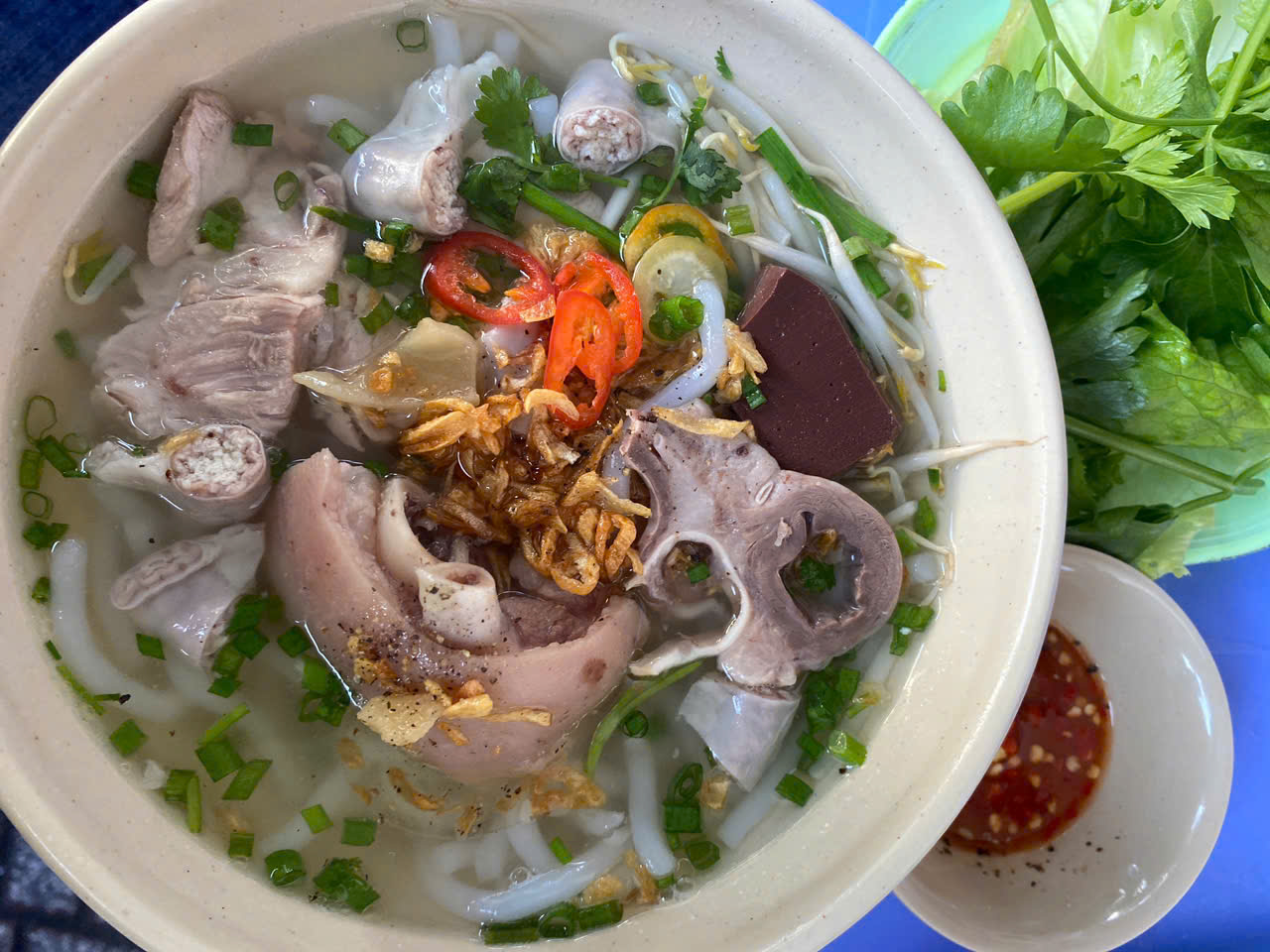Phèo, giò gân là 2 món được nhiều khách ưa chuộng