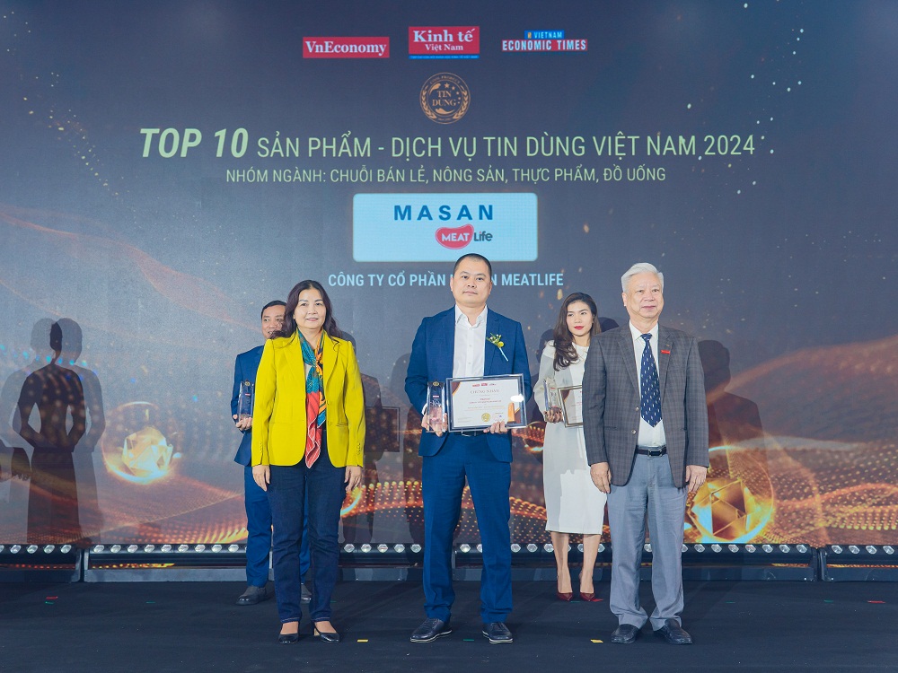 Đại diện Công ty Cổ phần Masan MEATLife nhận giải thưởng Top 10 Tin dùng Việt Nam 2024 - Ảnh: Masan