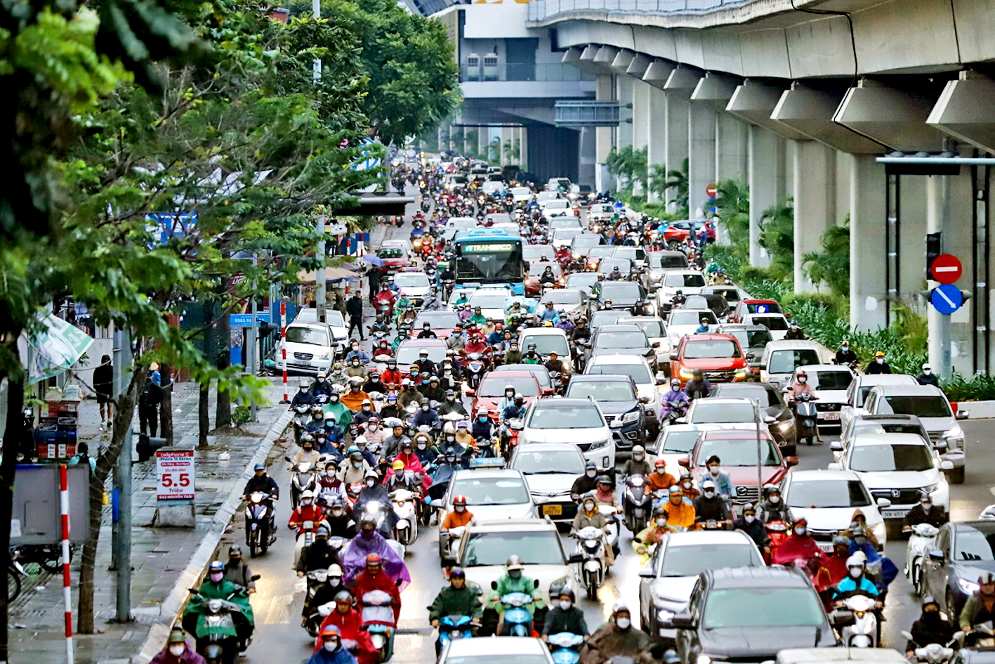 Hà Nội có hơn 6,9 triệu chiếc xe máy, trong đó 70% đã có thời gian sử dụng trên 10 năm